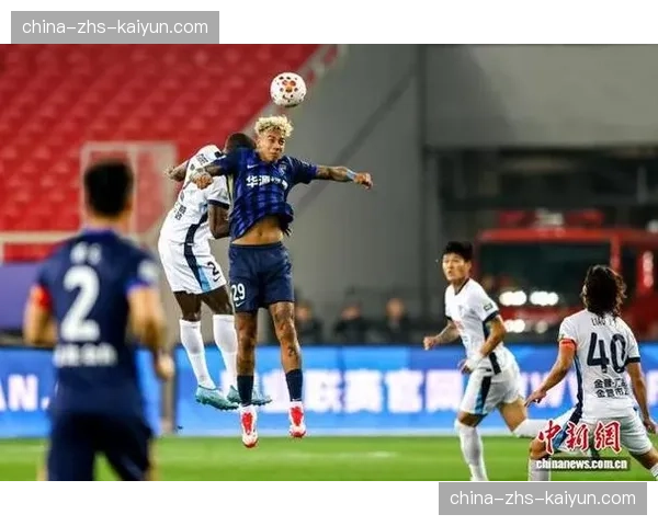 勒阿弗尔抓住定位球机会，充分发挥头球争顶优势